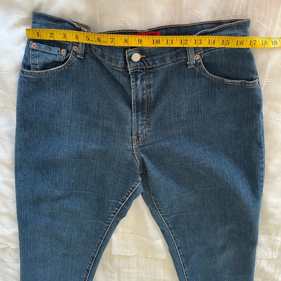 Levi’s Classic Relaxed Fit Size 16M Blue Jeans - Picture 3 of 10